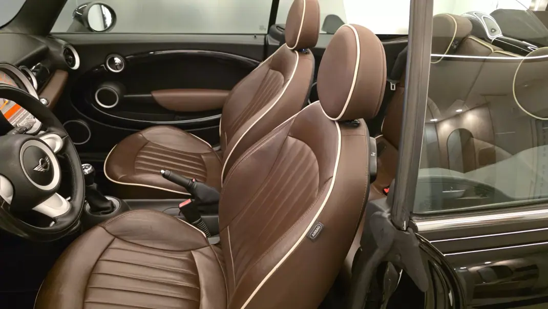 MINI Cooper 2010 - 9900 EUR, 144067 km - AUTO.MOTO.pt - 144067km - foto 36 de 56