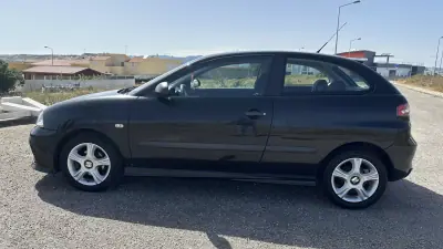 SEAT Ibiza 2008 - 3950 EUR, 125000 km - AUTO.MOTO.pt - 125000km - foto 4 de 23