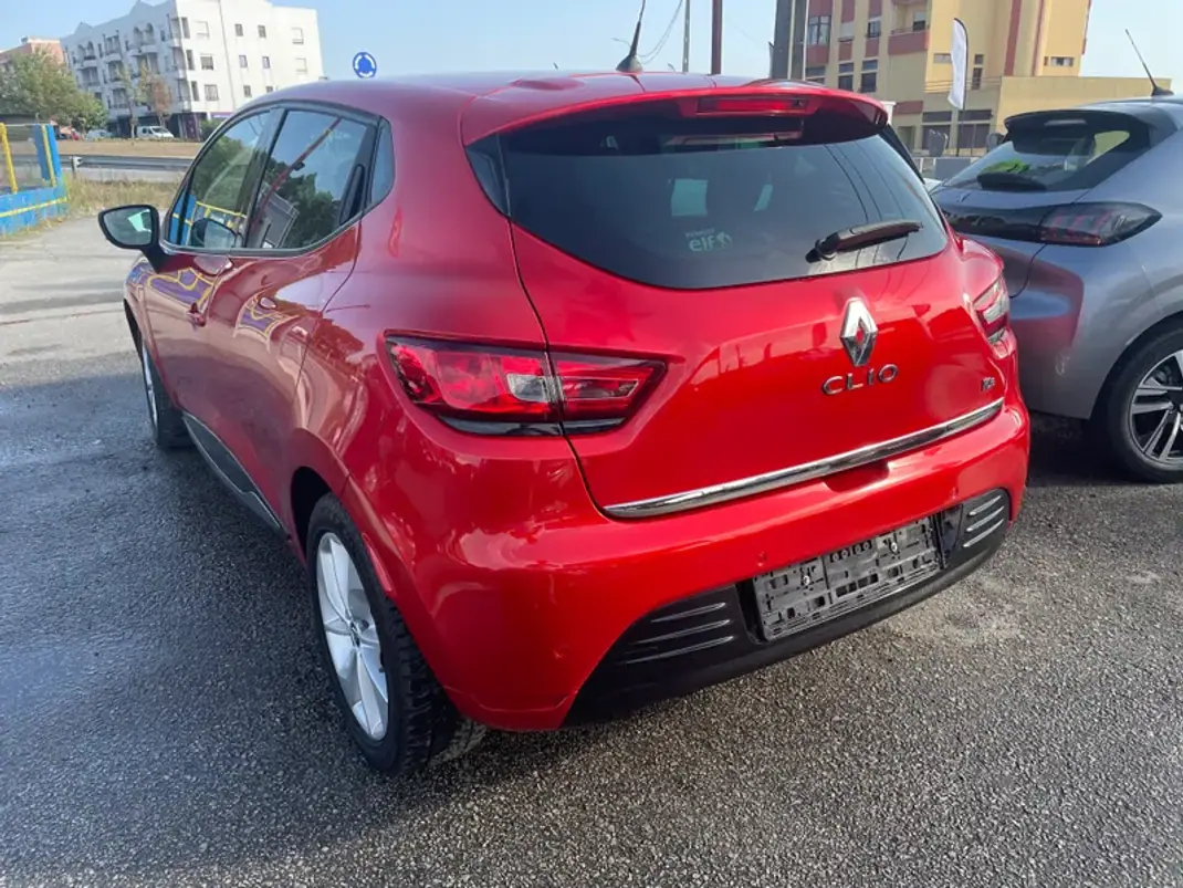 Renault Clio 2017 - 11950 EUR, 94905 km - AUTO.MOTO.pt - 94905km - foto 5 de 27