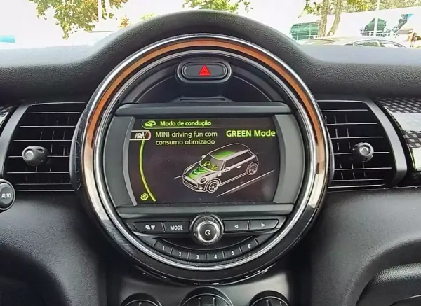 MINI Berlingo 2015 - 18000 EUR, 101200 km - AUTO.MOTO.pt - 101200km - foto 15 de 29
