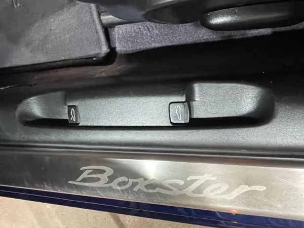 Porsche Boxster 2002 - 22999 EUR, 121000 km - AUTO.MOTO.pt - 121000km - foto 48 de 50