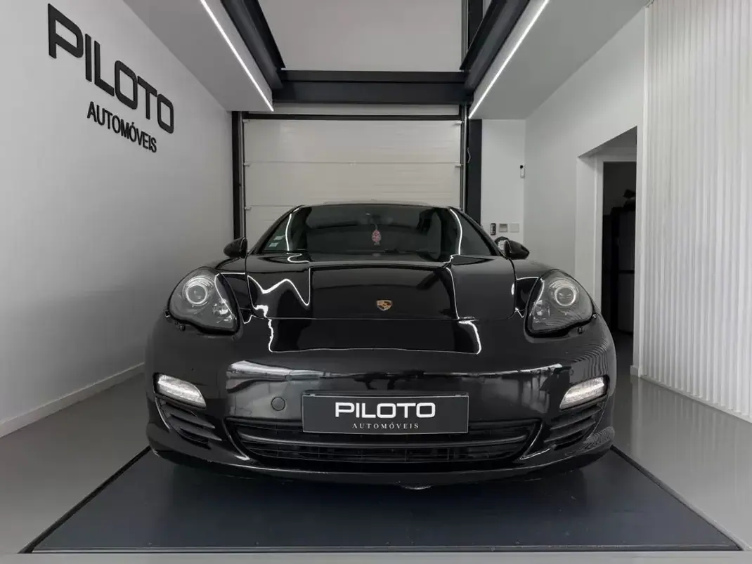 Porsche Panamera 2012 - 34990 EUR, 187000 km - AUTO.MOTO.pt - 187000km - foto 2 de 22