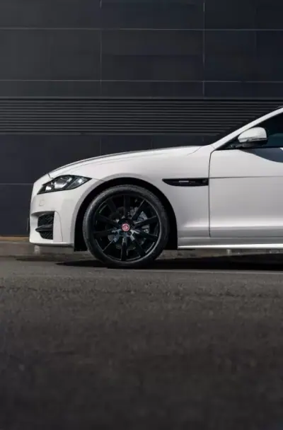 Jaguar XF 2017 - 24990 EUR, 145800 km - AUTO.MOTO.pt - 145800km - foto 24 de 55