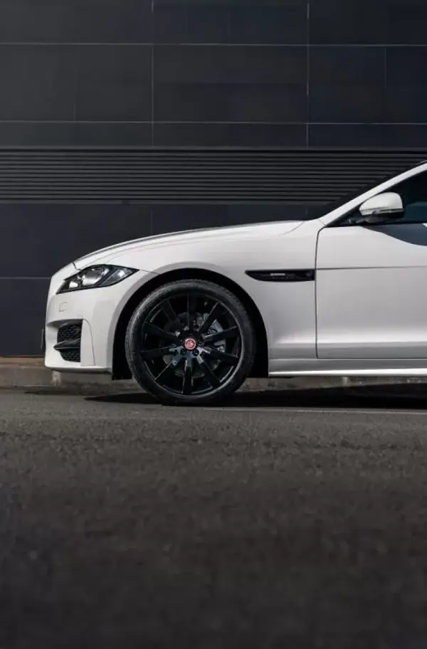Jaguar XF 2017 - 22990 EUR, 145800 km - AUTO.MOTO.pt - 145800km - foto 24 de 55