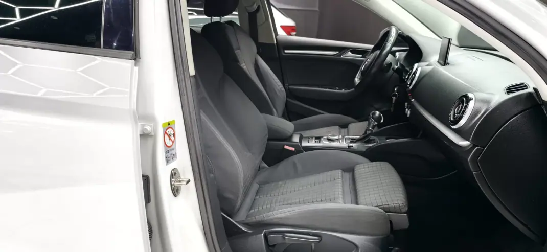 Audi A3 Limousine 2014 - 19900 EUR, 164761 km - 164761km - foto 32 de 40