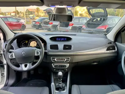 Renault Mégane Coupe 2012 - 7999 EUR, 199000 km - 199000km - foto 5 de 18