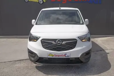 Opel COMBO 2019 - 12500 EUR, 113000 km - AUTO.MOTO.pt - 113000km - foto 12 de 19