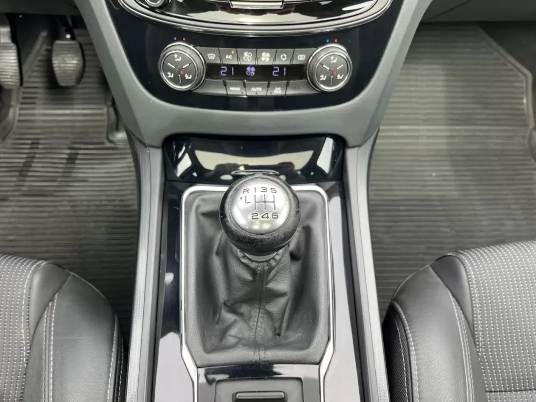 Peugeot 508 SW 2014 - 8450 EUR, 217000 km - AUTO.MOTO.pt - 217000km - foto 23 de 52