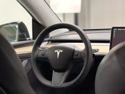 Tesla Model Y 2022 - 32500 EUR, 166000 km - 166000km - foto 16 de 21