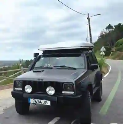 Jeep Cherokee 1997 - 12000 EUR, 250000 km - 250000km - foto 10 de 11