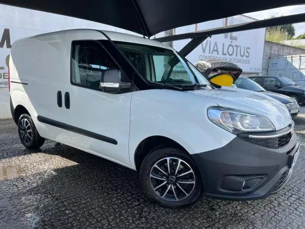 Fiat Doblo 2018 - 9250 EUR, 99150 km - AUTO.MOTO.pt - 99150km - foto 3 de 6