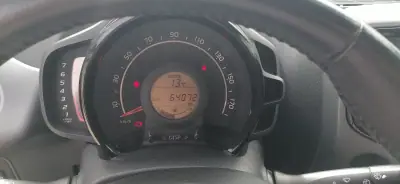 Toyota Aygo 2019 - 11900 EUR, 64090 km - AUTO.MOTO.pt - 64090km - foto 11 de 14