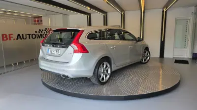 Volvo V60 2015 - 11900 EUR, 314478 km - AUTO.MOTO.pt - 314478km - foto 19 de 60