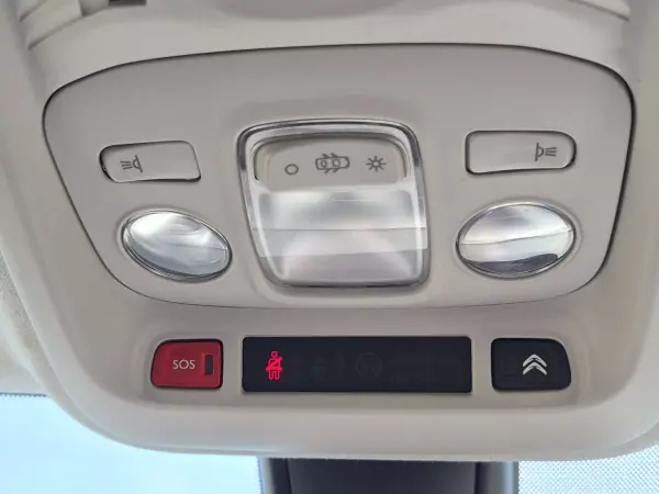 Citroën C3 Aircross 2019 - 11490 EUR, 70286 km - AUTO.MOTO.pt - 70286km - foto 19 de 39