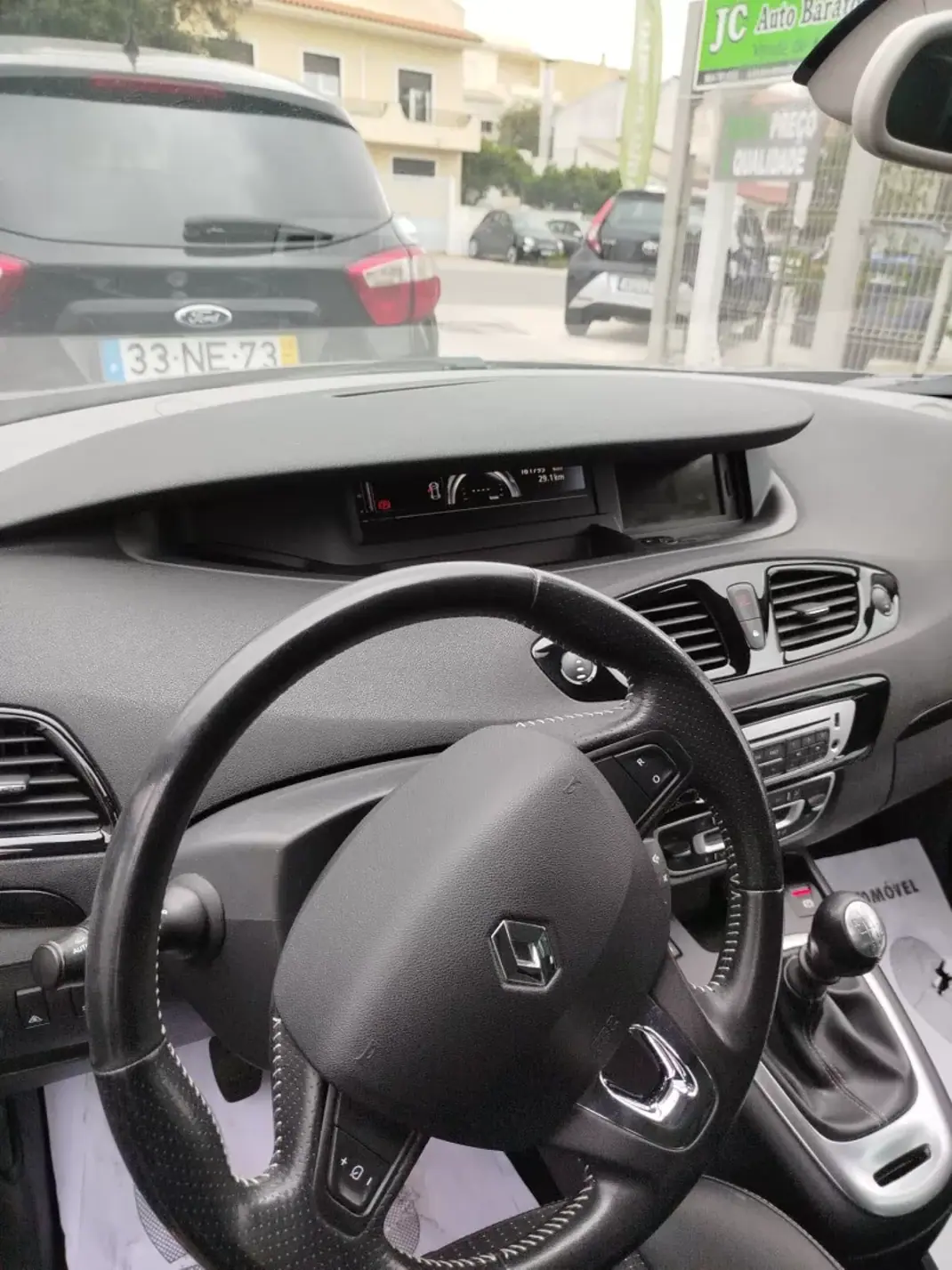 Renault Mégane Scénic 2014 - 11800 EUR, 161760 km - AUTO.MOTO.pt - 161760km - foto 5 de 14