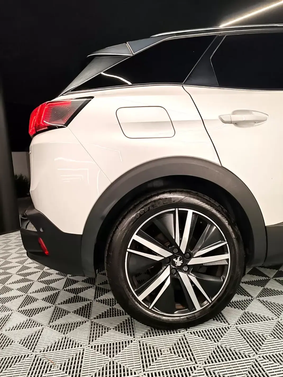 Peugeot 3008 2021 - 25750 EUR, 72000 km - AUTO.MOTO.pt - 72000km - foto 11 de 20