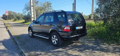 Mercedes-Benz ML 270 2000 - 6990 EUR, 266000 km - AUTO.MOTO.pt - 266000km - foto 8 de 22