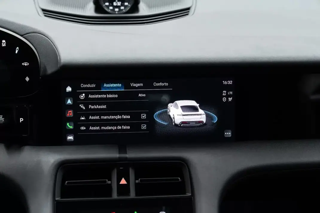 Porsche Taycan 2024 - 84950 EUR, 8000 km - AUTO.MOTO.pt - 8000km - foto 45 de 58