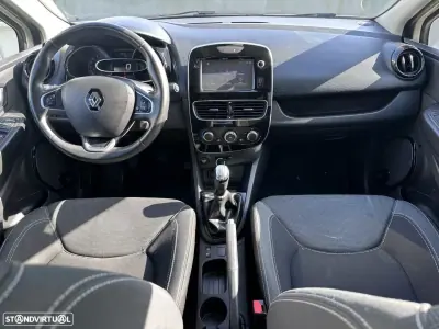 Renault Clio 2017 - 9900 EUR, 135702 km - AUTO.MOTO.pt - 135702km - foto 25 de 47