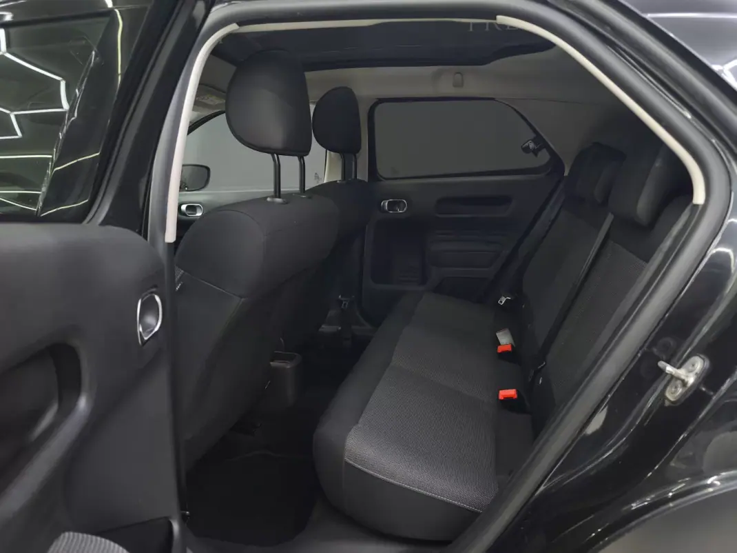 Citroën C4 Cactus 2015 - 10950 EUR, 186687 km - 186687km - foto 42 de 46