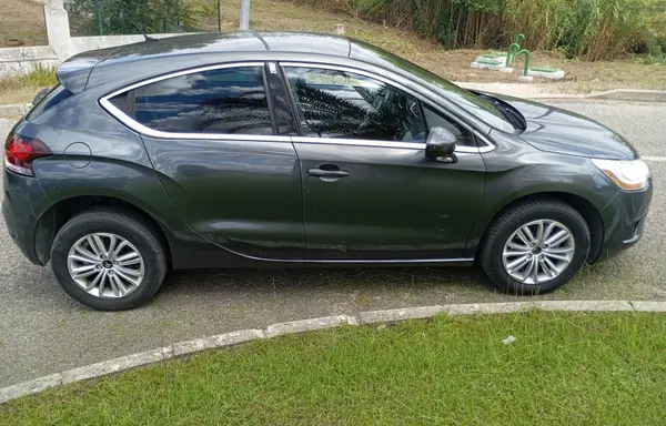Citroën DS4 2012 - 7850 EUR, 182443 km - 182443km - foto 3 de 13