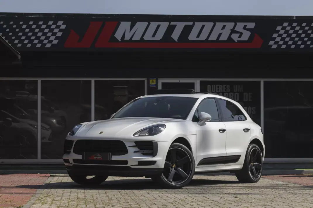 Porsche Macan 2018 - 53900 EUR, 89600 km - AUTO.MOTO.pt - 89600km - foto 1 de 40