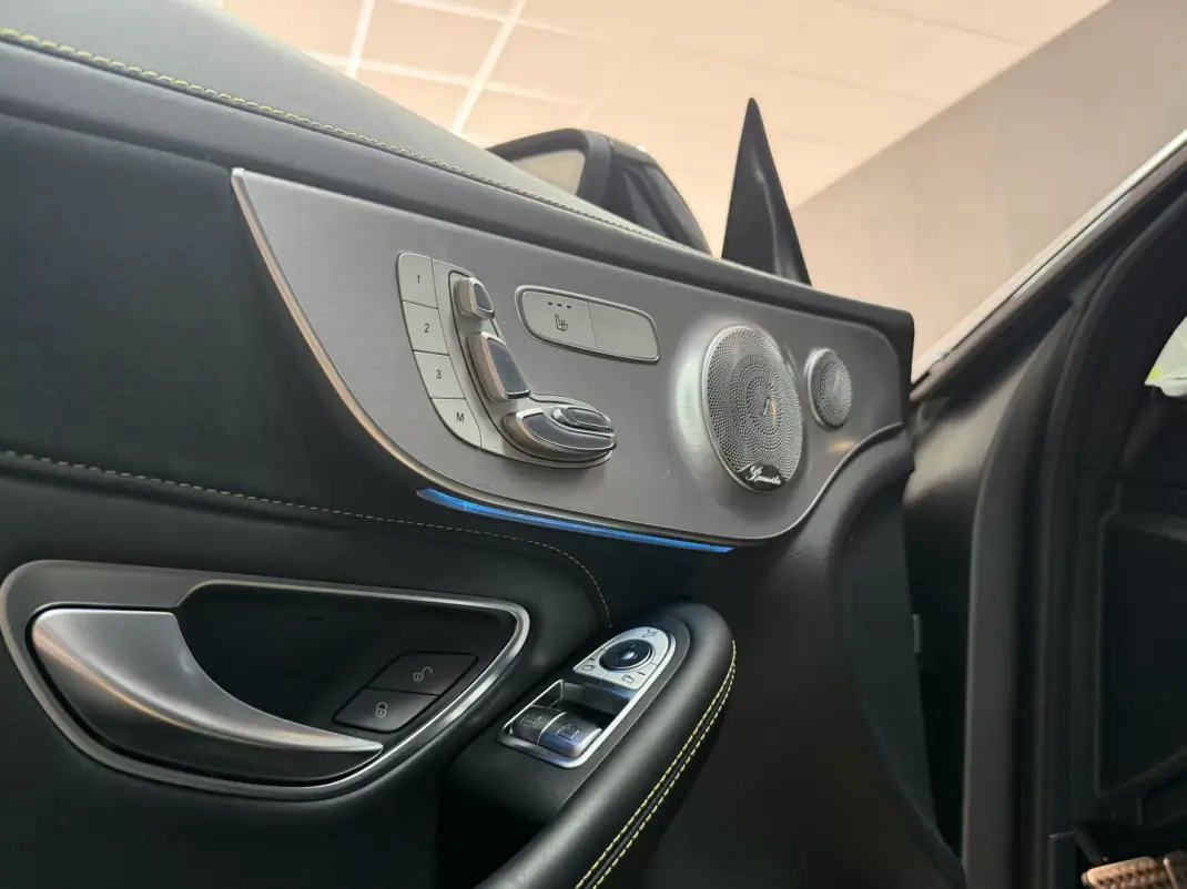 Mercedes-Benz C 63 AMG 2018 - 79990 EUR, 35000 km - AUTO.MOTO.pt - 35000km - foto 17 de 18