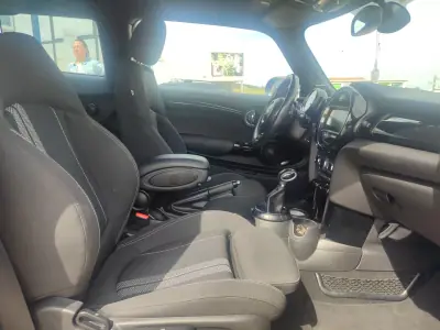 MINI Cooper 2016 - 14900 EUR, 200000 km - AUTO.MOTO.pt - 200000km - foto 18 de 21