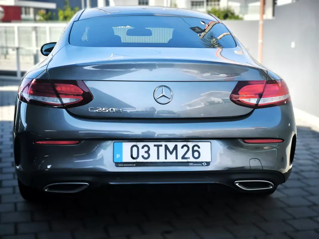 Mercedes-Benz C 250 2017 - 27950 EUR, 96000 km - 96000km - foto 2 de 4
