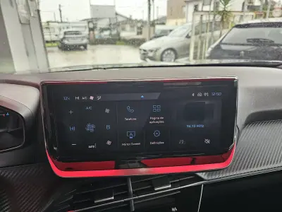 Peugeot 2008 2023 - 22999 EUR, 119000 km - AUTO.MOTO.pt - 119000km - foto 13 de 21