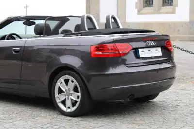Audi A3 Cabrio 2009 - 11990 EUR, 180000 km - AUTO.MOTO.pt - 180000km - foto 37 de 42