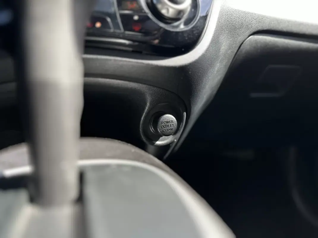 Nissan Juke 2017 - 12990 EUR, 84000 km - 84000km - foto 35 de 41