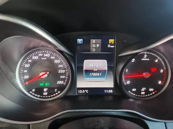 Mercedes-Benz GLC 220 2015 - 27450 EUR, 178000 km - AUTO.MOTO.pt - 178000km - foto 32 de 39