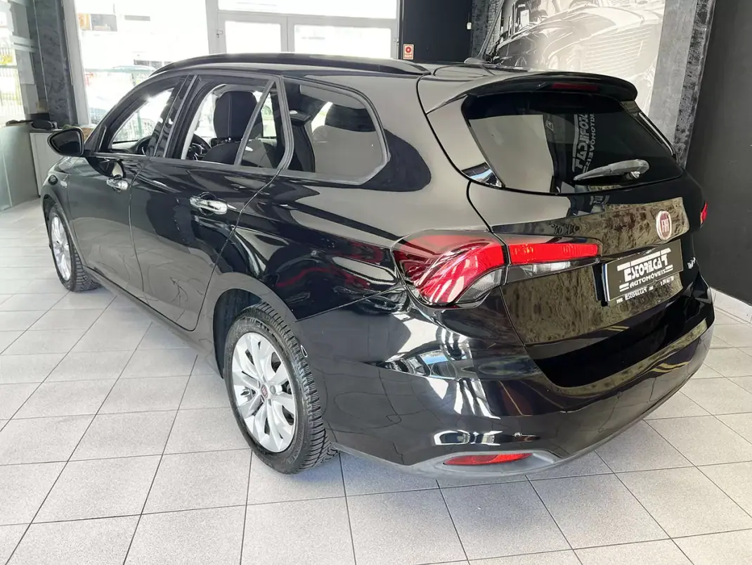 Fiat Tipo Station Wagon 2017 - 10900 EUR, 89825 km - AUTO.MOTO.pt - 89825km - foto 4 de 23