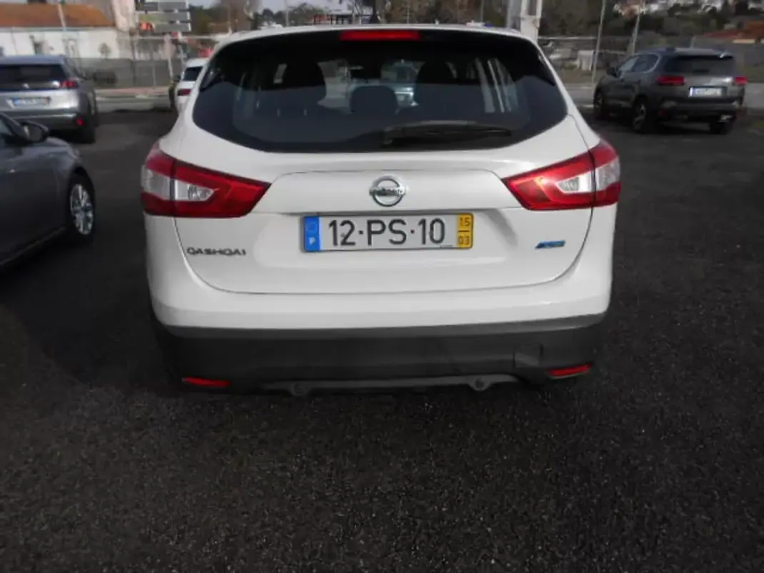 Nissan Qashqai 2015 - 16500 EUR, 100843 km - AUTO.MOTO.pt - 100843km - foto 6 de 12