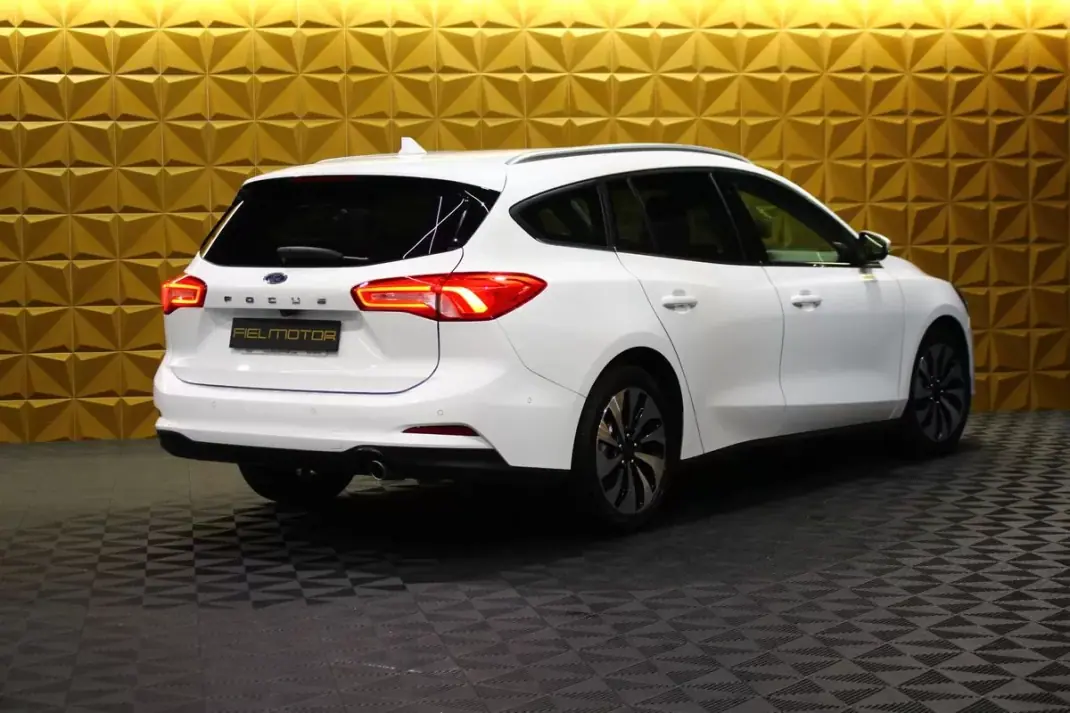 Ford Focus SW 2019 - 13900 EUR, 160000 km - AUTO.MOTO.pt - 160000km - foto 8 de 32