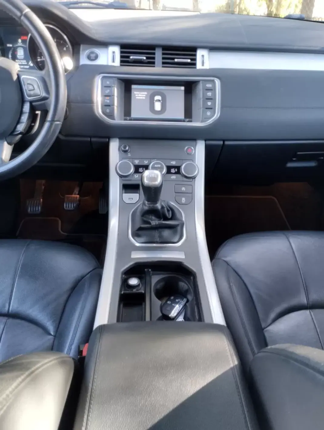 Land Rover Range Rover Evoque 2017 - 19500 EUR, 180000 km - 180000km - foto 25 de 30