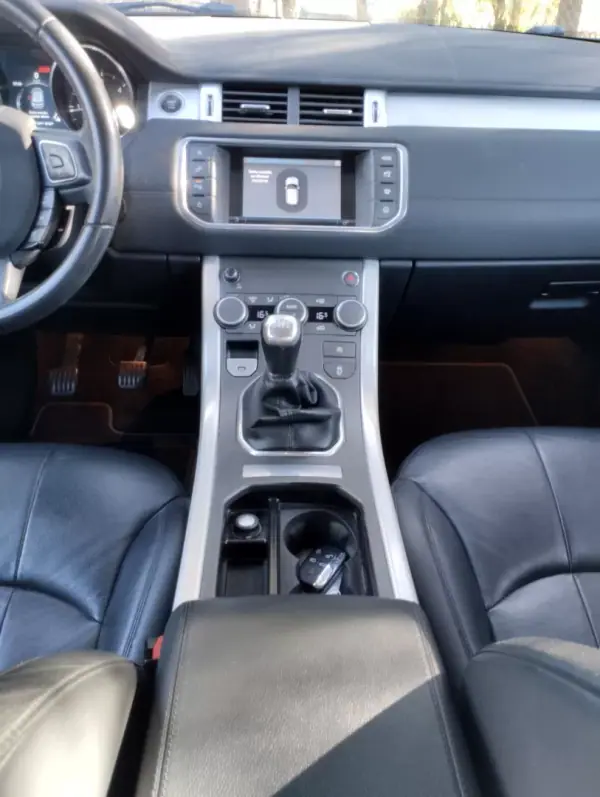 Land Rover Range Rover Evoque 2017 - 19500 EUR, 180000 km - AUTO.MOTO.pt - 180000km - foto 25 de 30
