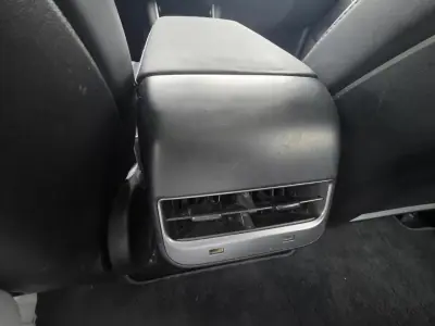 Tesla Model 3 2019 - 23900 EUR, 177000 km - AUTO.MOTO.pt - 177000km - foto 38 de 42