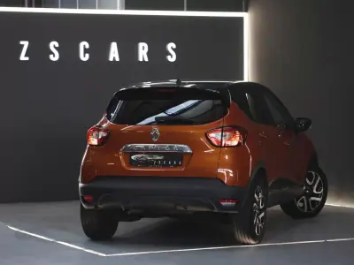 Renault Captur 2016 - 10990 EUR, 135642 km - AUTO.MOTO.pt - 135642km - foto 5 de 19