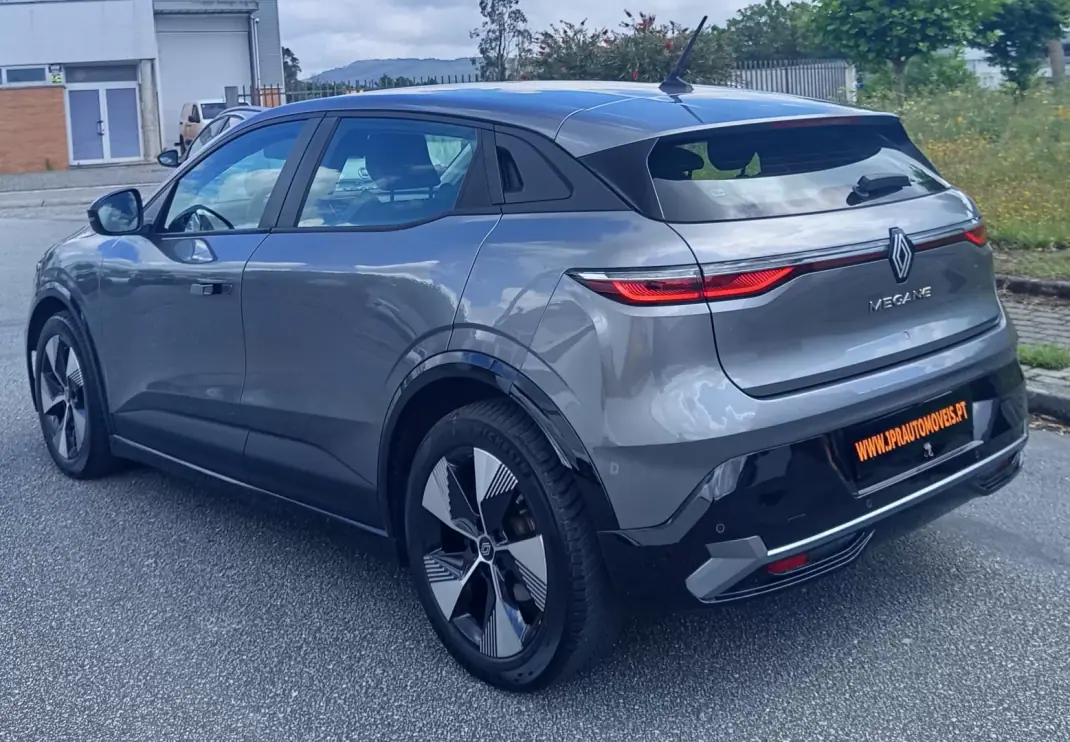 Renault Mégane E-Tech 2022 - 20490 EUR, 95500 km - AUTO.MOTO.pt - 95500km - foto 5 de 19