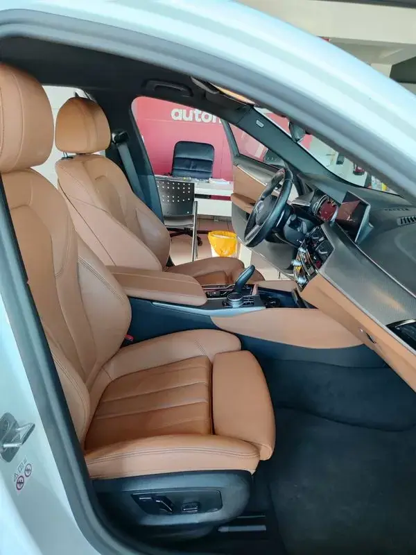 BMW 530e 2019 - 31500 EUR, 46900 km - AUTO.MOTO.pt - 46900km - foto 19 de 39