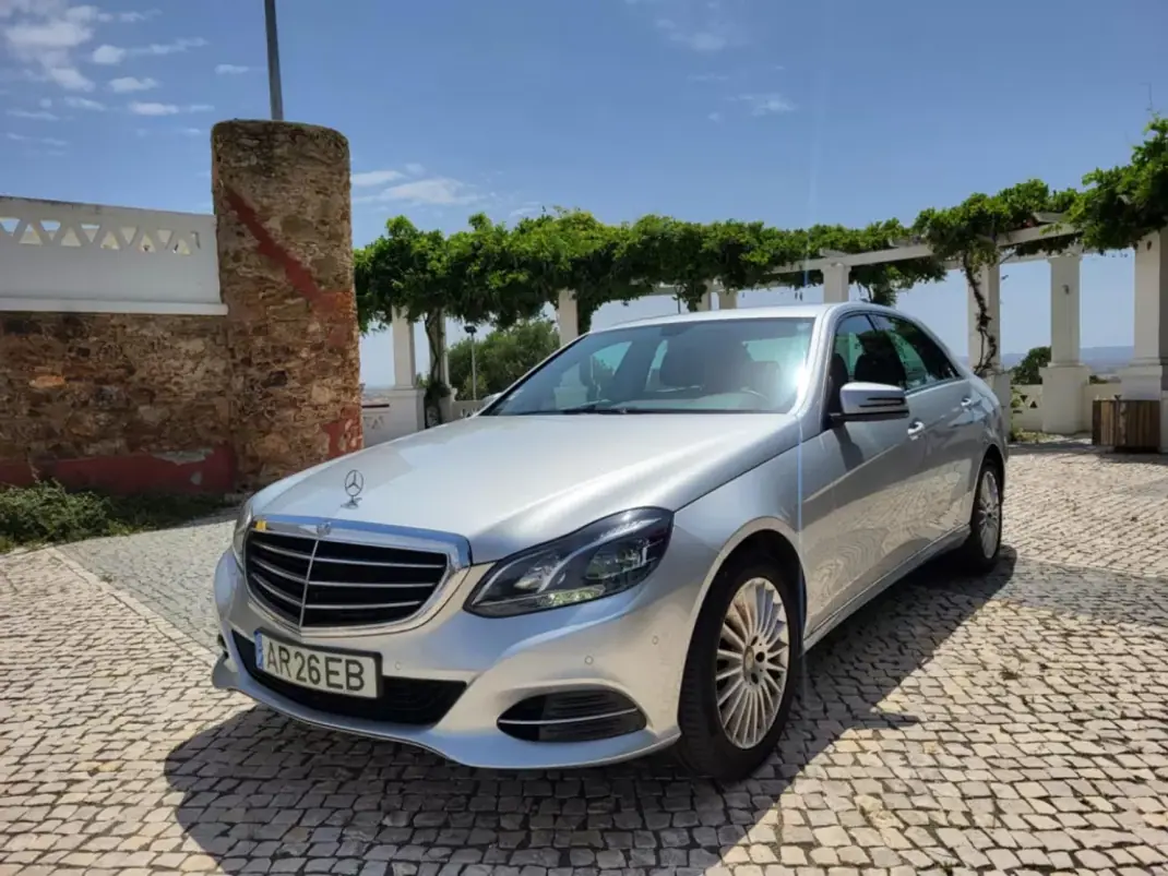 Mercedes-Benz E 200 2014 - 18900 EUR, 147135 km - AUTO.MOTO.pt - 147135km - foto 1 de 20