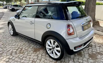 MINI 3 Portas 2011 — photo 3 of 48