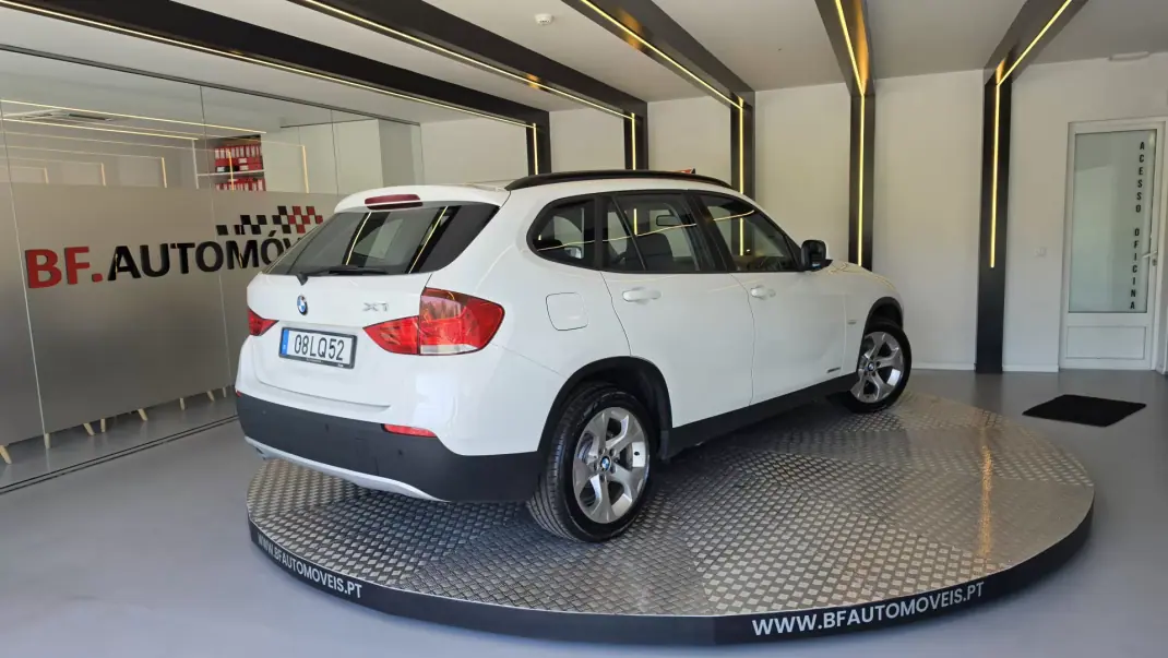 BMW X1 2011 - 9900 EUR, 192351 km - AUTO.MOTO.pt - 192351km - foto 4 de 52