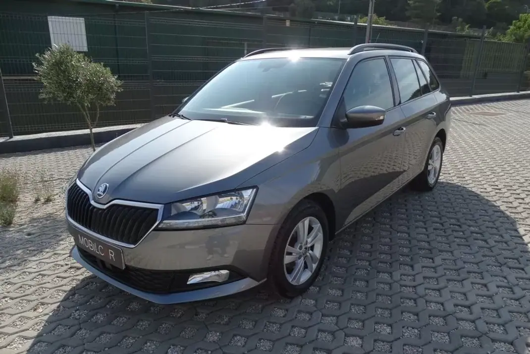 Skoda Fabia Break 2022 - 15700 EUR, 43596 km - 43596km - foto 12 de 28