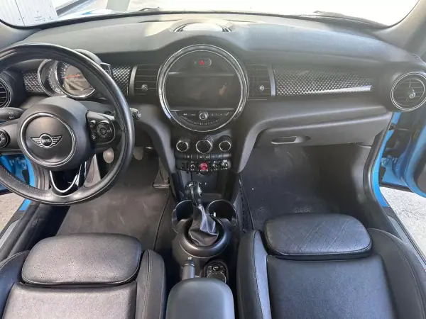 MINI Cooper 2018 - 22900 EUR, 110452 km - AUTO.MOTO.pt - 110452km - foto 16 de 26