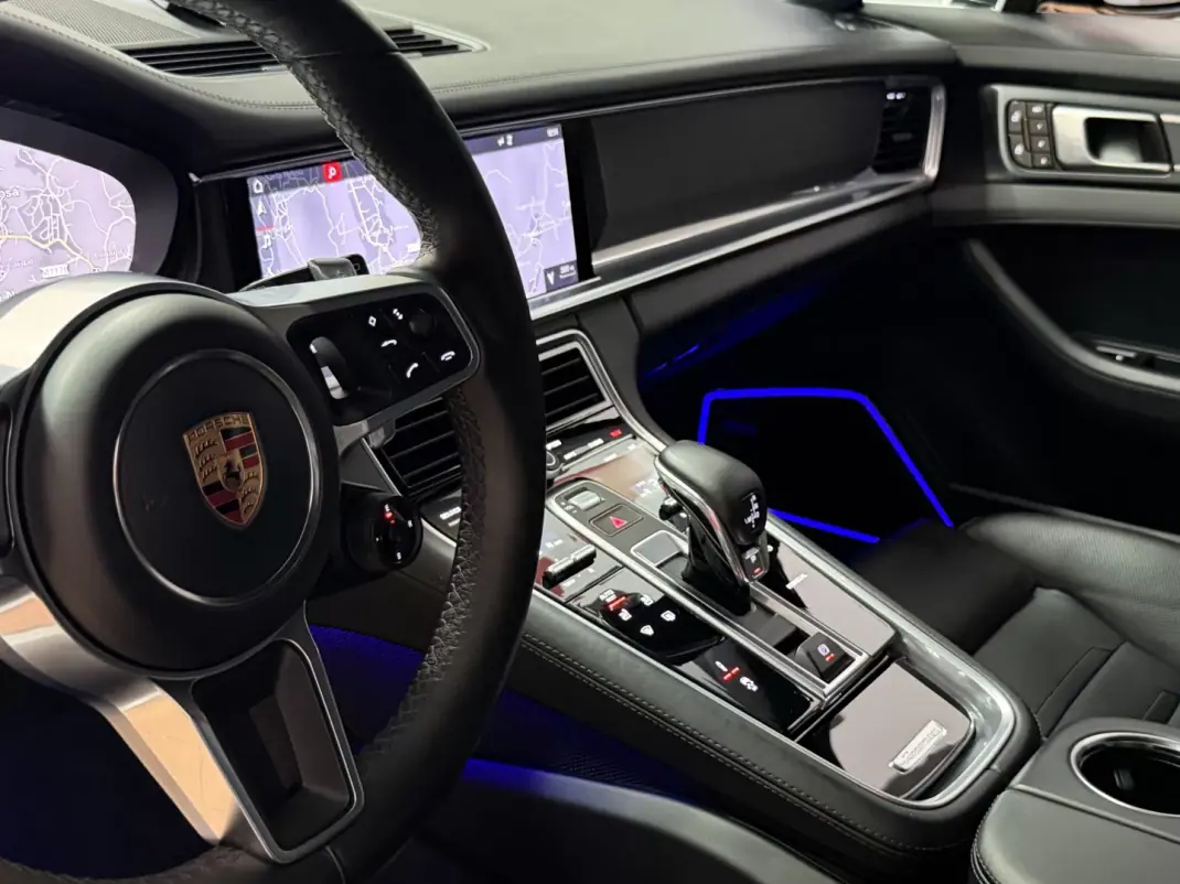 Porsche Panamera Sport Turismo 2020 - 63990 EUR, 148987 km - 148987km - foto 12 de 27