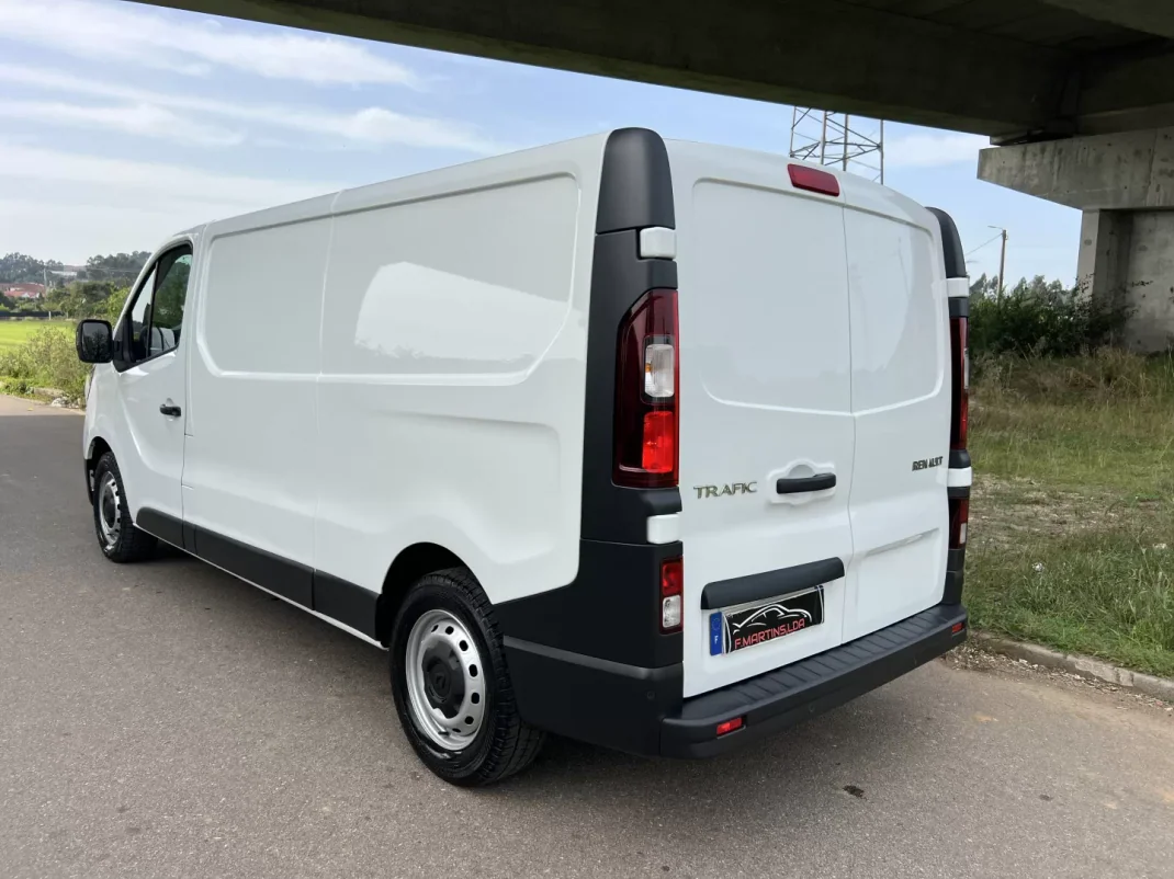 Renault TRAFIC 2.0 BlueDci L2H1 Longa Grand Confort 130 cv GPS 2022 - 21350 EUR, 46000 km - AUTO.MOTO.pt - 46000km - foto 9 de 34