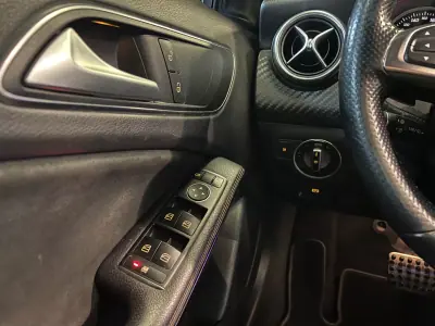 Mercedes-Benz A 180 2017 - 19490 EUR, 150000 km - AUTO.MOTO.pt - 150000km - foto 33 de 36